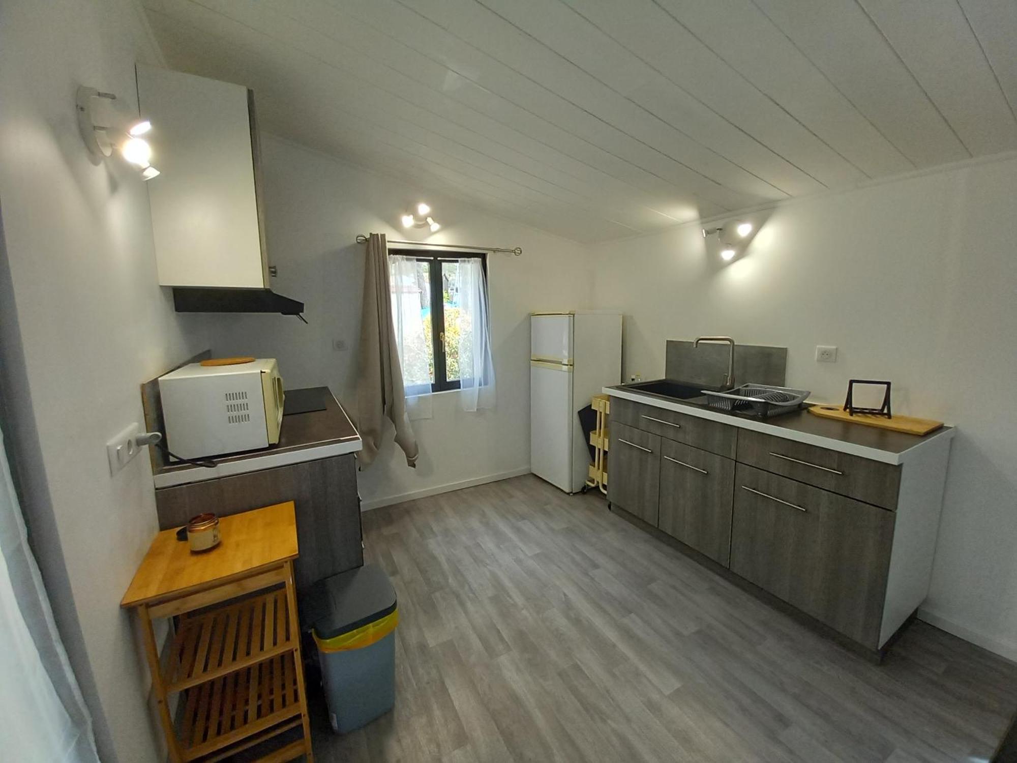 Mobilhome A Deux Pas Du Circuit Du Castellet Avec Terrasse Vue Mer Le Castellet  ภายนอก รูปภาพ