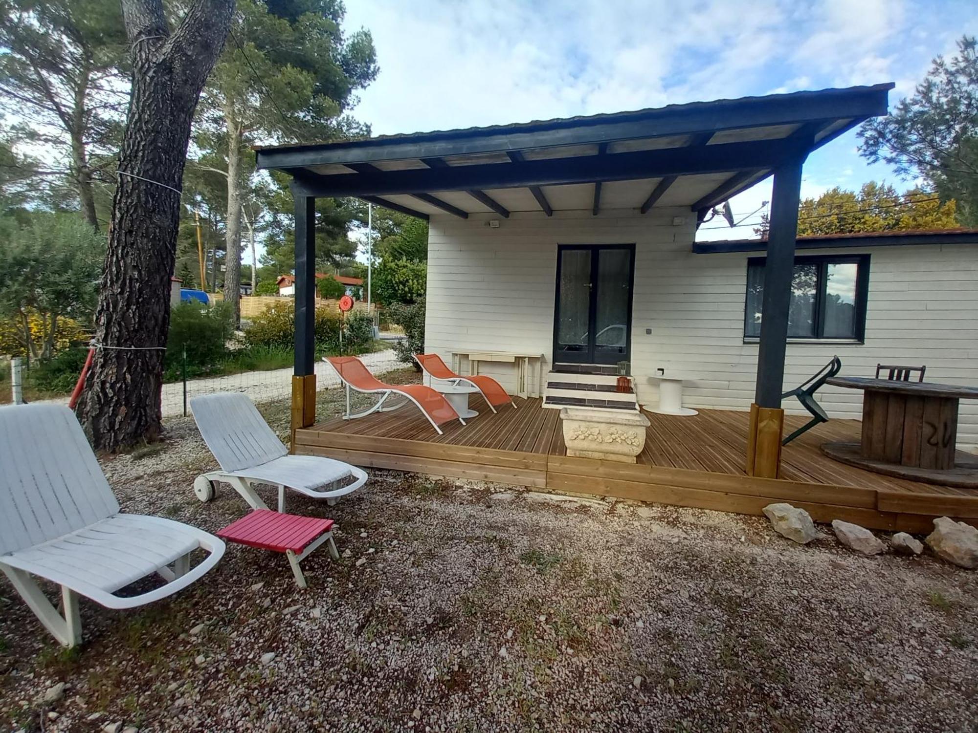 Mobilhome A Deux Pas Du Circuit Du Castellet Avec Terrasse Vue Mer Le Castellet  ภายนอก รูปภาพ